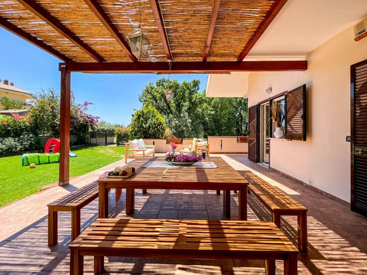 Livingapple Apartment Scauri  Exterior photo