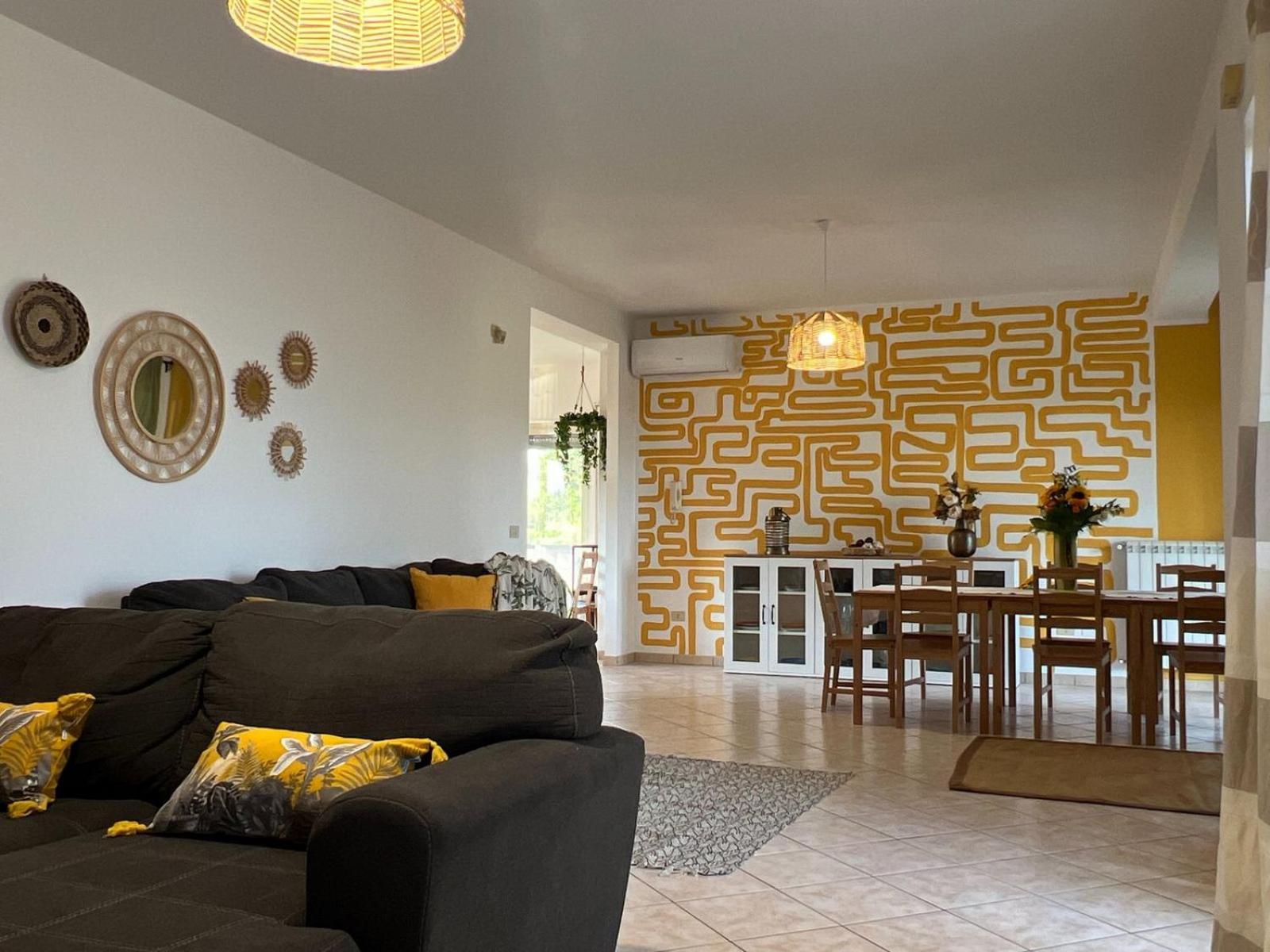 Livingapple Apartment Scauri  Exterior photo